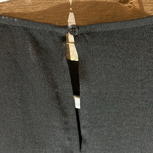 BRAND NEW, Banana Republic Factory short sleeve black blouse. - Picture 5 of 5